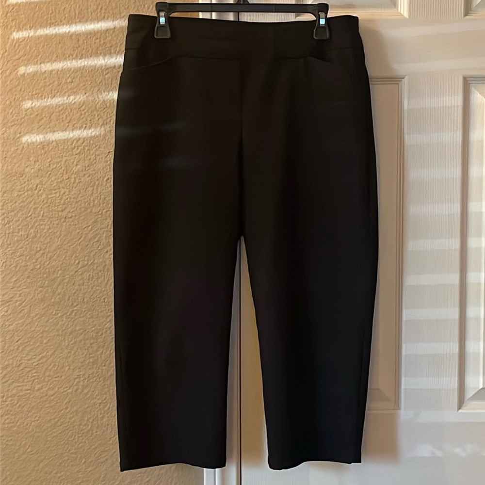 Croft & Barrow stretch capri black